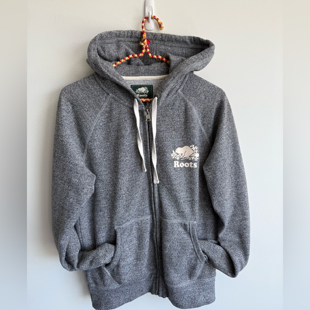 Classic salt & pepper ROOTs zip up hoodie 
Small